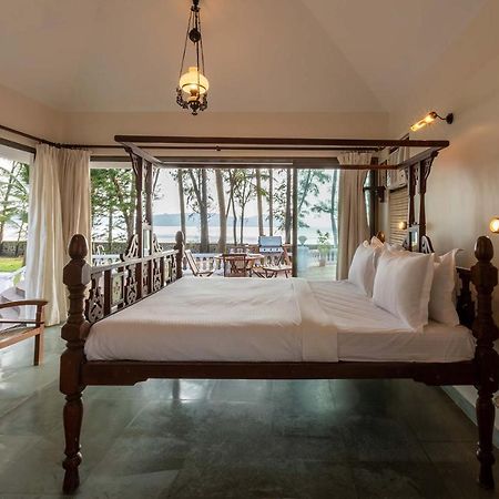 Casa Del Mer By Stayvista - Nearby Beach With, Sea-View Rooms & Coconut Farm Alibag Bagian luar foto