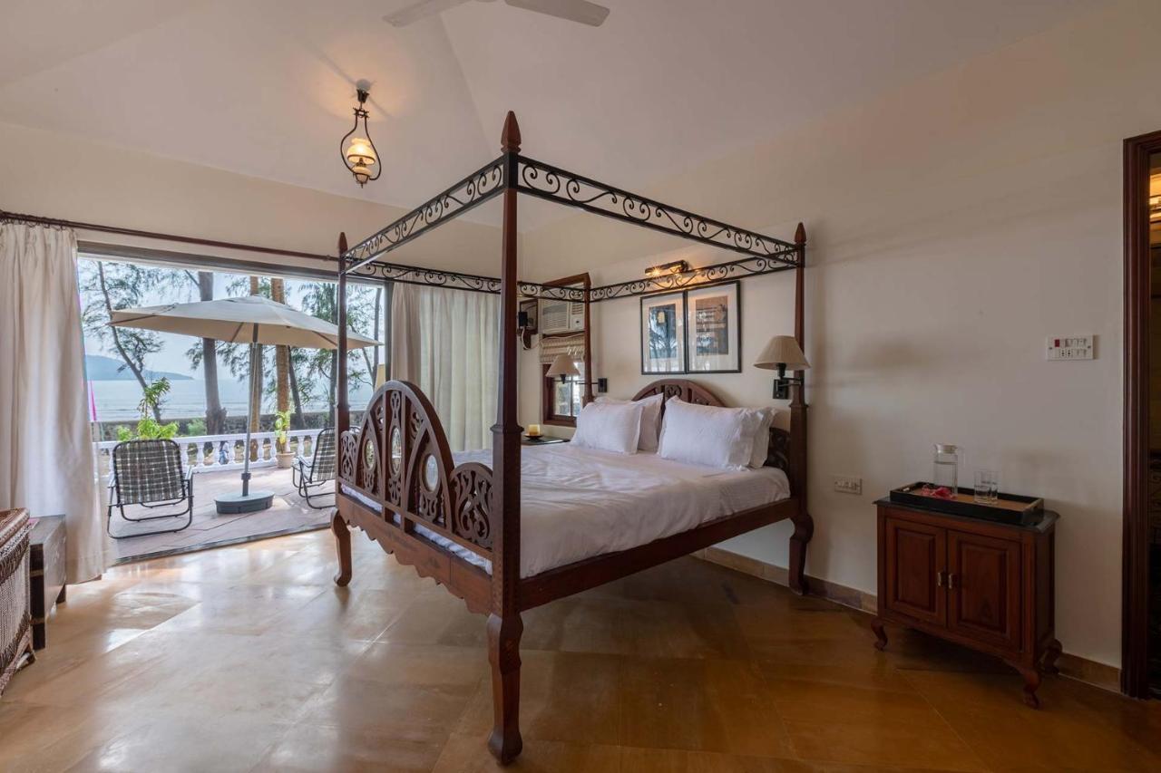 Casa Del Mer By Stayvista - Nearby Beach With, Sea-View Rooms & Coconut Farm Alibag Bagian luar foto