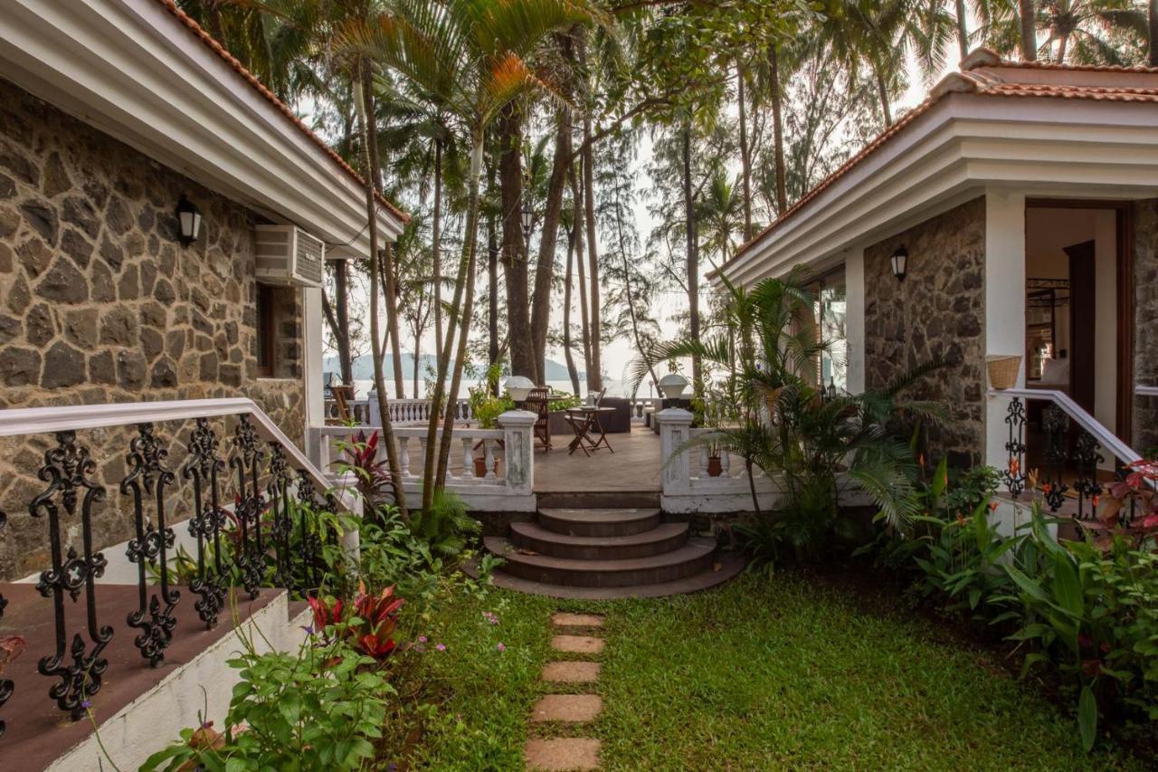 Casa Del Mer By Stayvista - Nearby Beach With, Sea-View Rooms & Coconut Farm Alibag Bagian luar foto